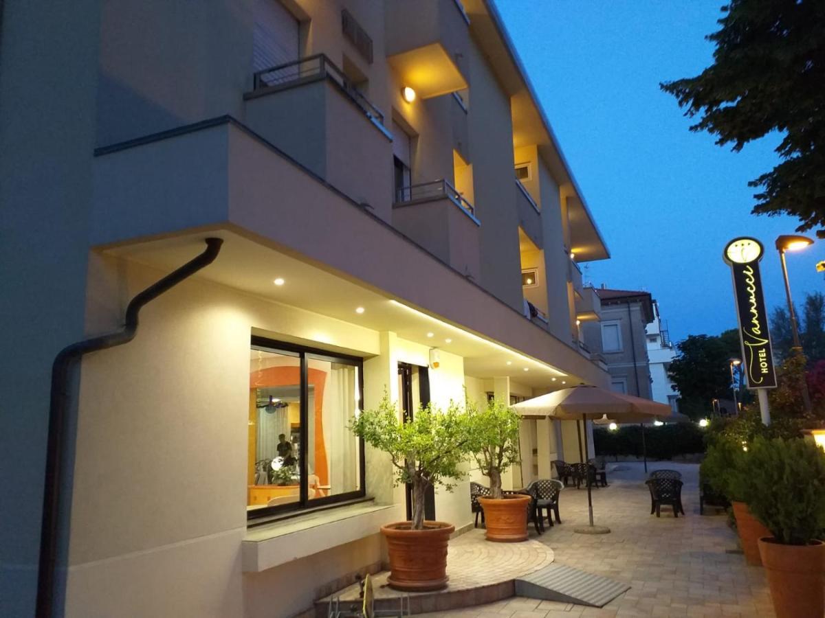 Hotel Vannucci ริมินี ภายนอก รูปภาพ