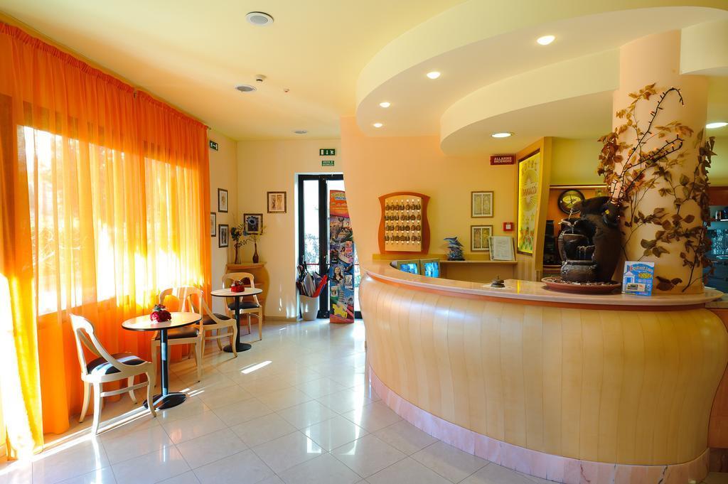 Hotel Vannucci ริมินี ภายนอก รูปภาพ
