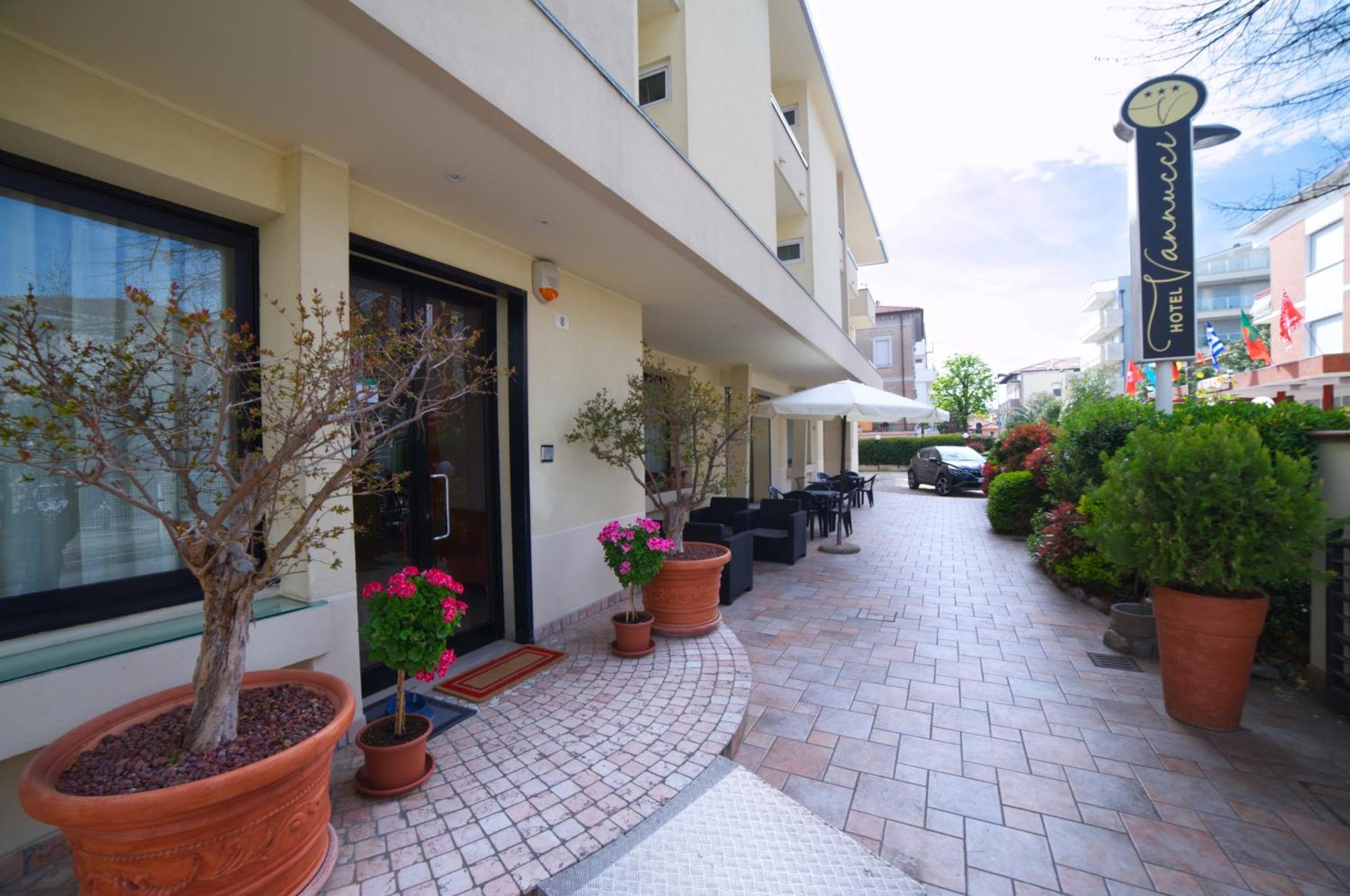 Hotel Vannucci ริมินี ภายนอก รูปภาพ