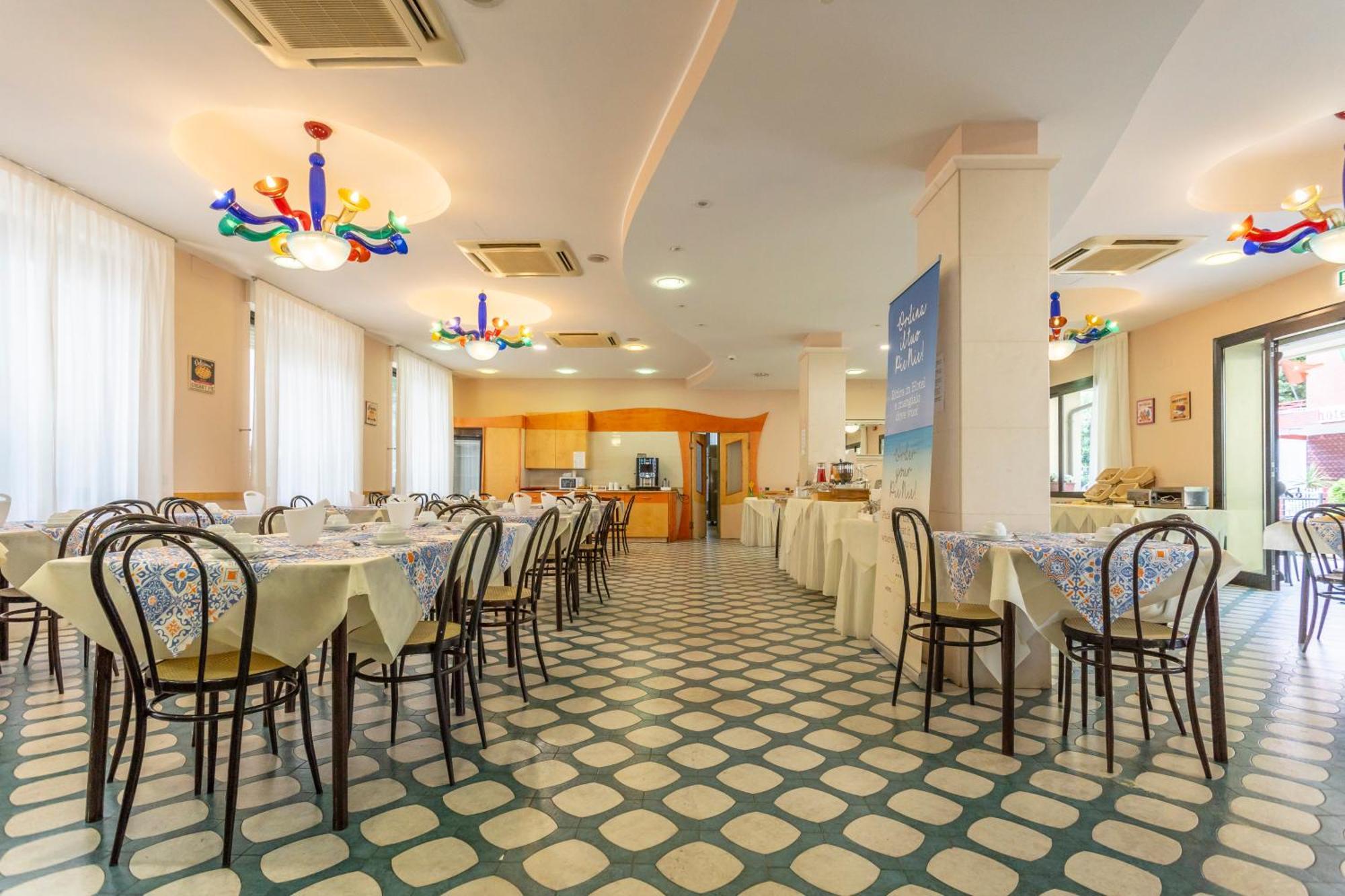 Hotel Vannucci ริมินี ภายนอก รูปภาพ