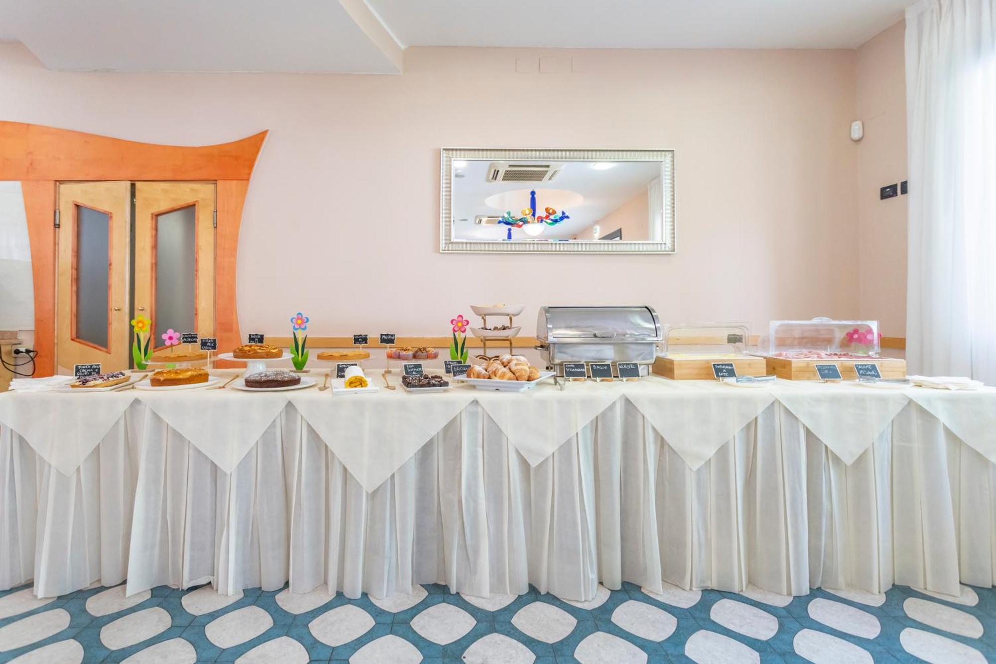 Hotel Vannucci ริมินี ภายนอก รูปภาพ